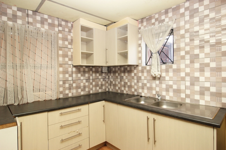 2 Bedroom Property for Sale in Elsies River Western Cape